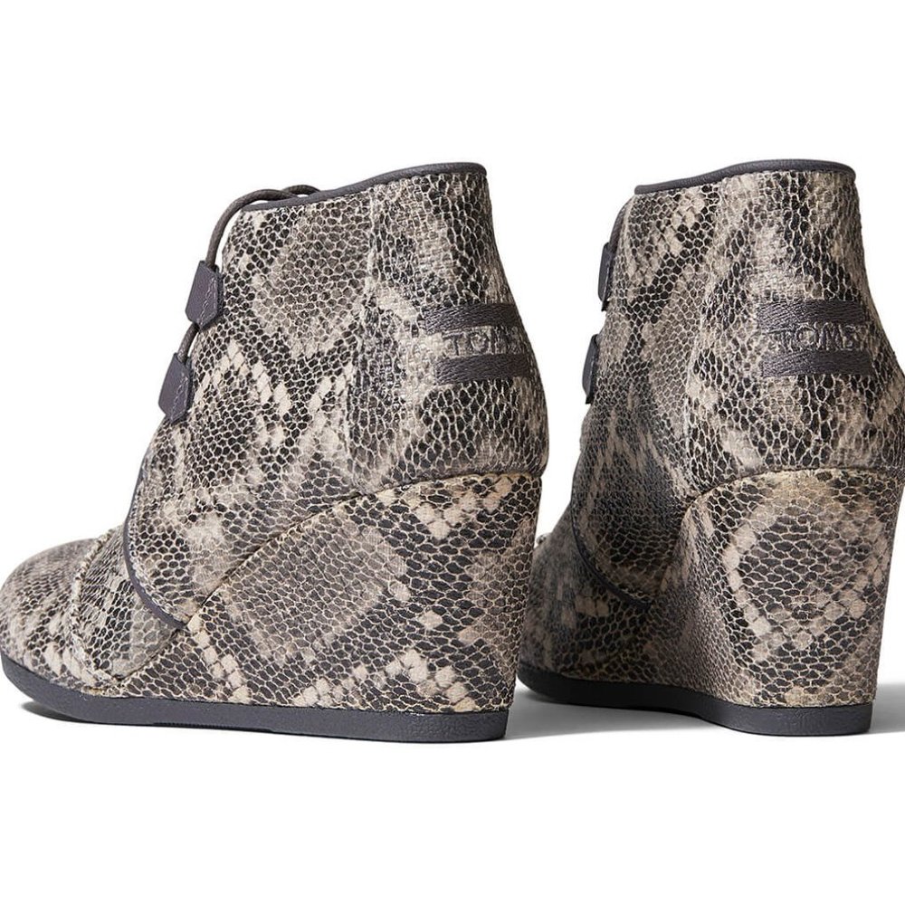 TOMS $90 Kala Black Multi Faux Snake Bootie Sz 7